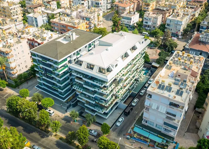 Qoople Prive Just Steps From The Sea Apartment