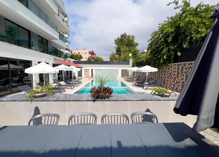 Qoople Prive Just Steps From The Sea