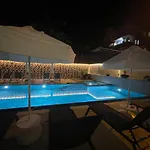 Apartamento Qoople Prive Just Steps From The Sea *