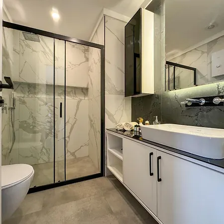 Apartment Qoople Prive Just Steps From The Sea *