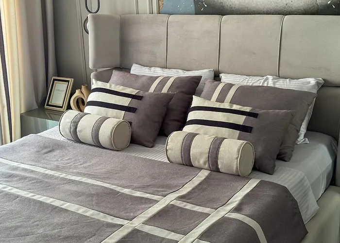 Qoople Prive Just Steps From The Sea דירה *