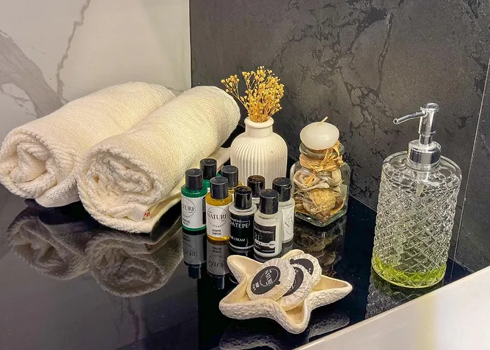 Qoople Prive Just Steps From The Sea * אלאניה