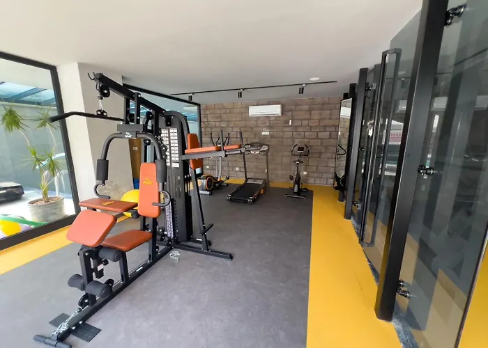 Qoople Prive Just Steps From The Sea Apartment